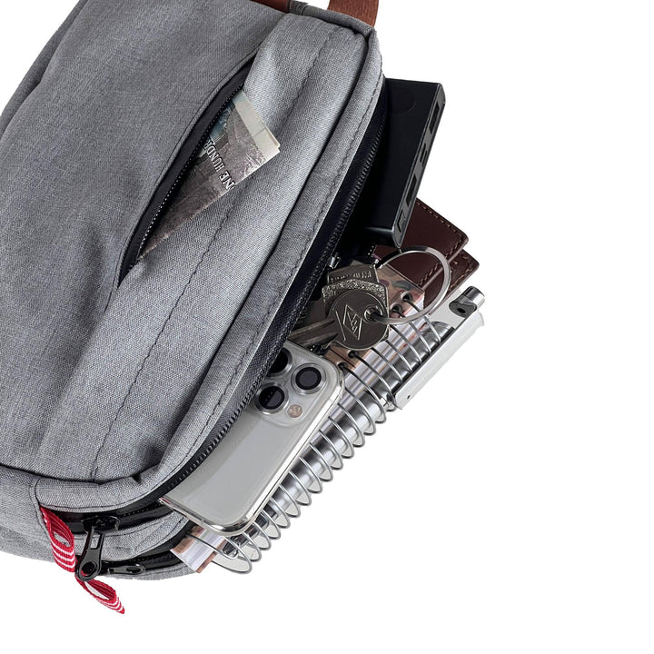 Pyramidkit handbags have multiple compartments. Fashionpyramid