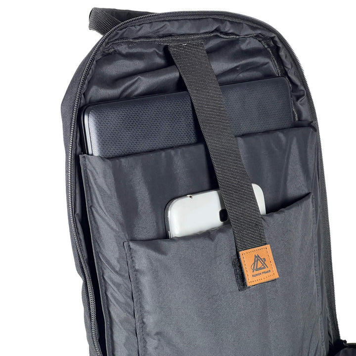 The bag has a padded sleeve for the laptop for 15.6 inch.