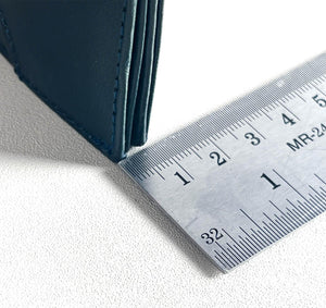 leather wallet should be even and tight, with no loose threads or frayed edges. Fashionpyramid