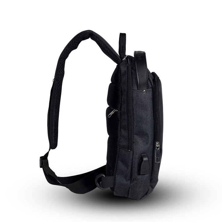 Crossbody helps keep things like your phone, wallet, and keys secure and easy to find. fashionpyramid