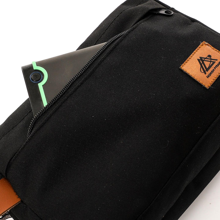 Handbag With High quality leather logo. Fashionpyramid