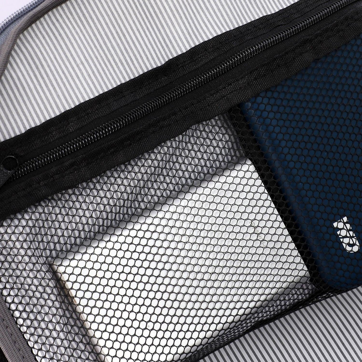 Mesh pocket for mobile and powerbank. Fashionpyramid
