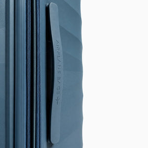 Fashion Pyramid Explore Trolley in blue – side carry handle close-up
