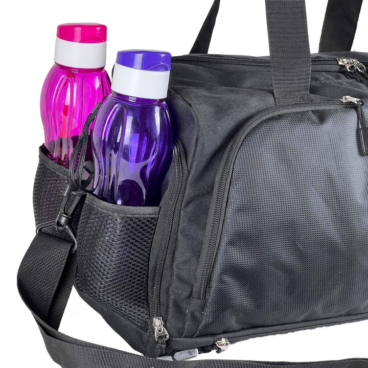 The bottle pocket of Sport bag can be useful for travelers who want to stay hydrated and keep their water bottle handy, as well as athletes who need to carry a sports drink or other beverage