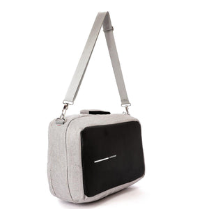 Long strap to wear the bag on the shoulder.