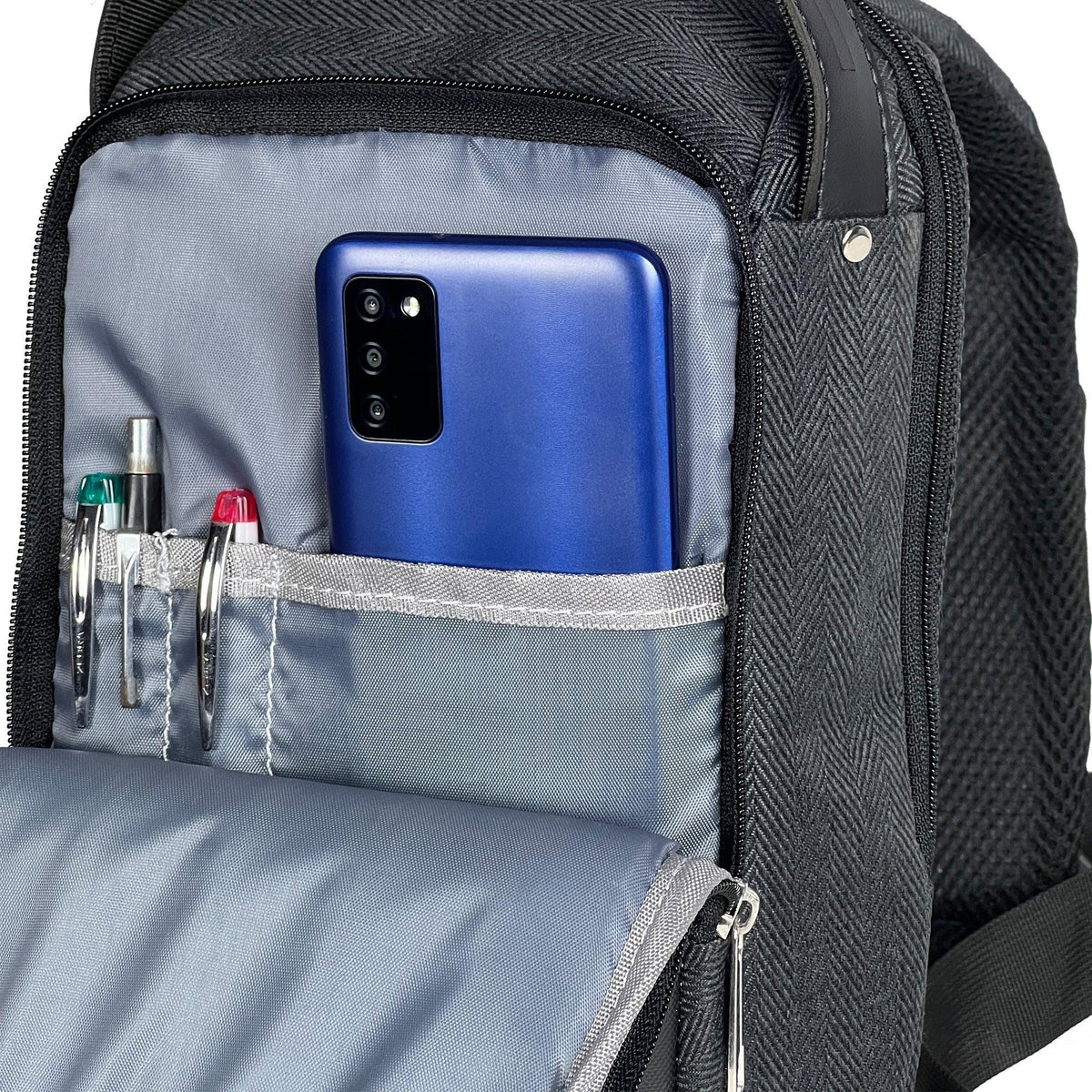 crossbody bag has more zippered compartments for storing and organizing your belongings.Fashionpyramid