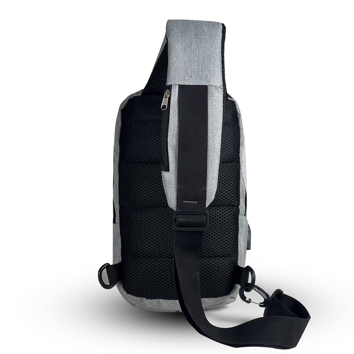 Crossbody made from one shoulder to the opposite hip. fashionpyramid